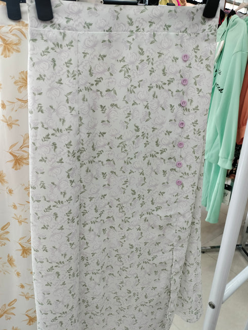 Floral Slit Skirts Embedded With Buttons